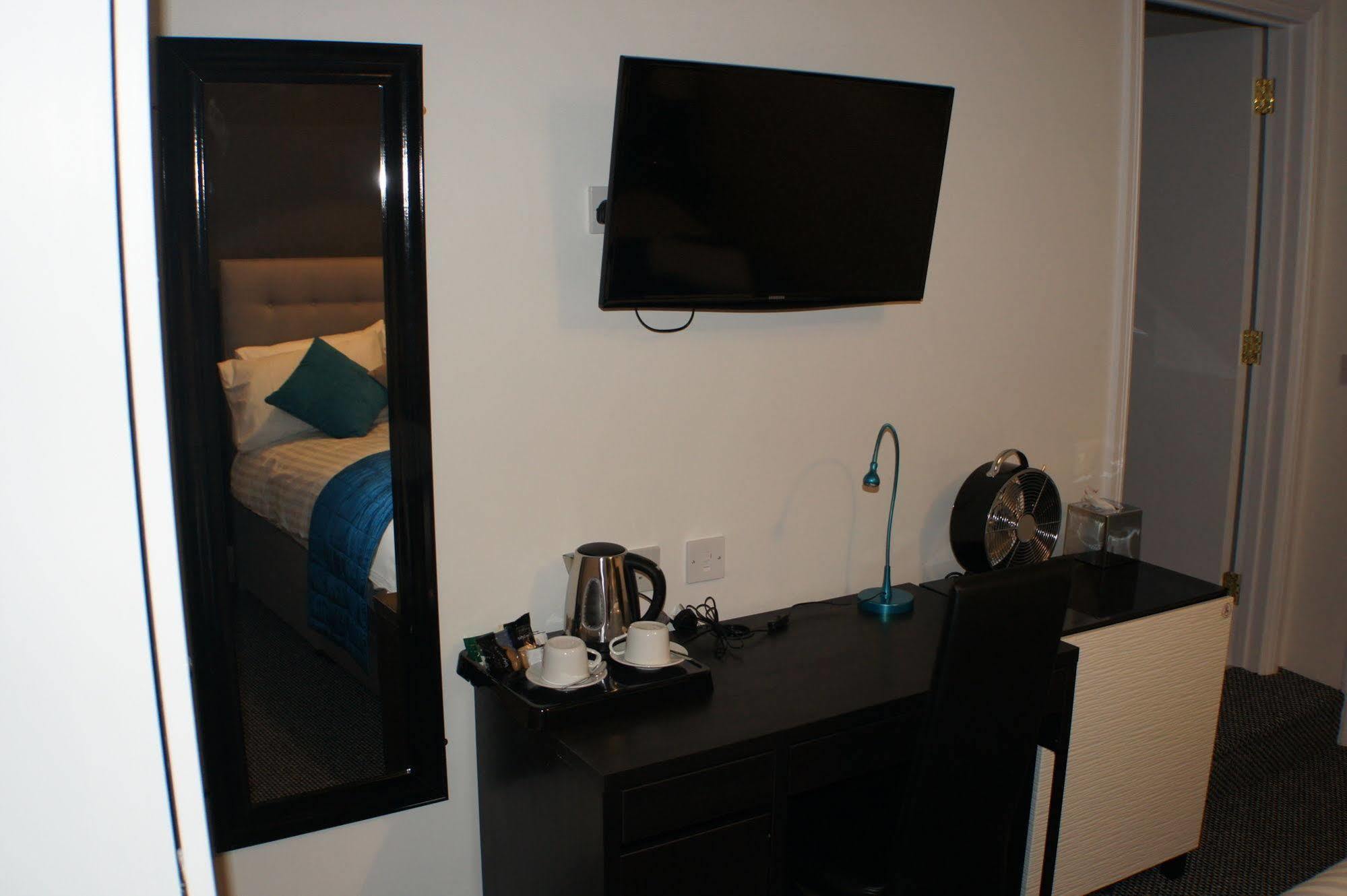 Hotel Grand Junction Arms Londra Esterno foto